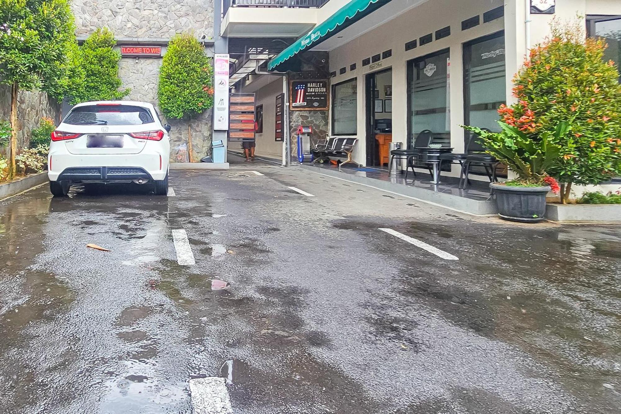 Wisma Brata Mitra Reddoorz Sukabumi Exterior photo